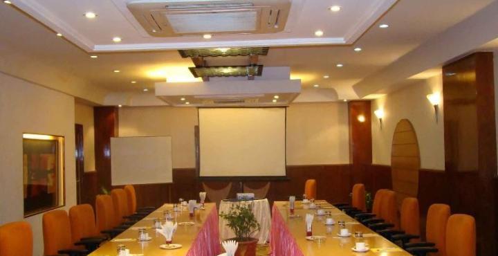 Celebrity Boutique Hotel Hyderabad Exterior photo
